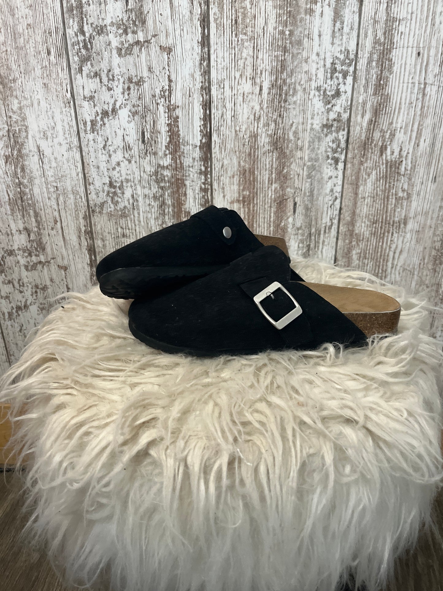 Black clogs women’s 8 $5
