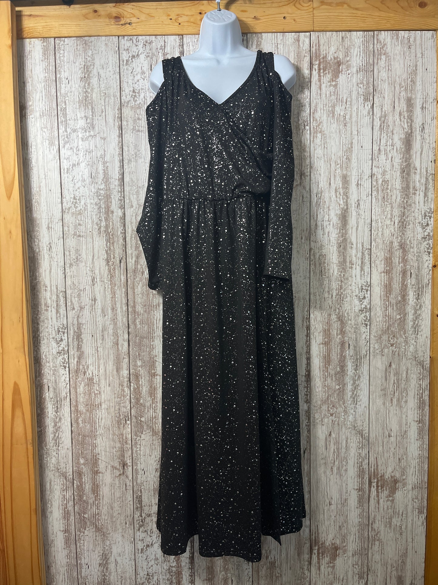 Black Metallic cold shoulder dress size 2XL $8