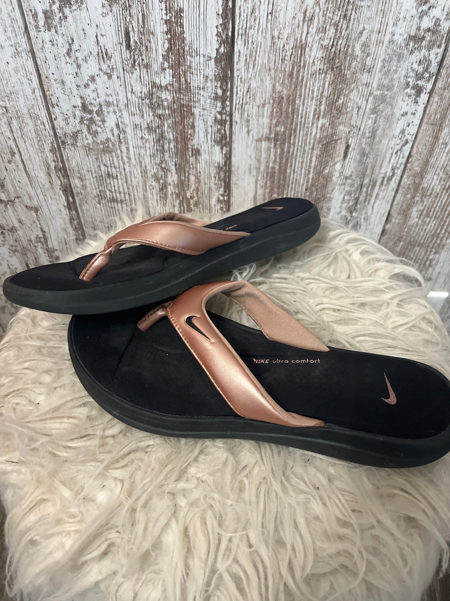 Nike pink flip flops women’s 7.5 $5