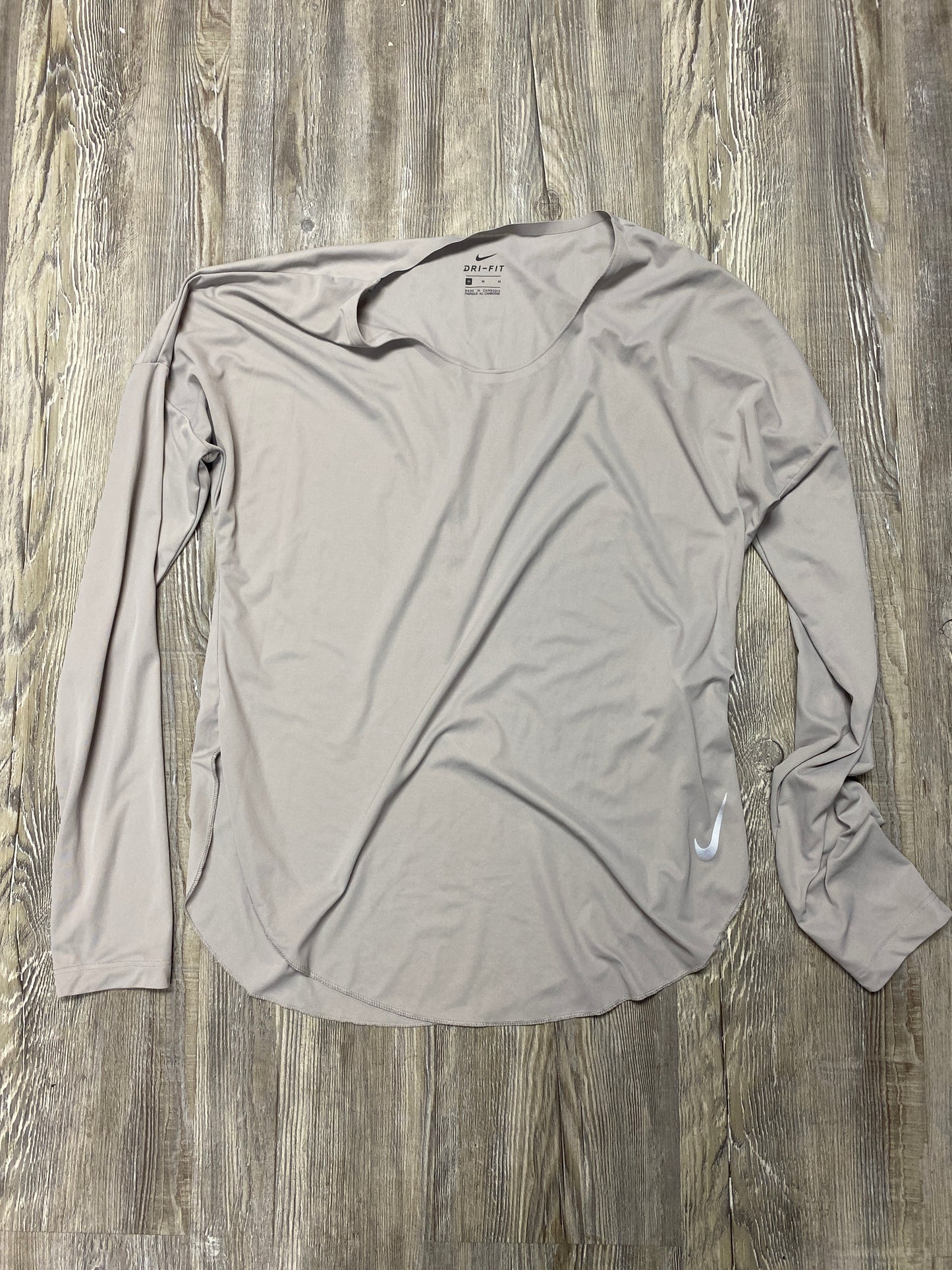 Nike Size M tag #95