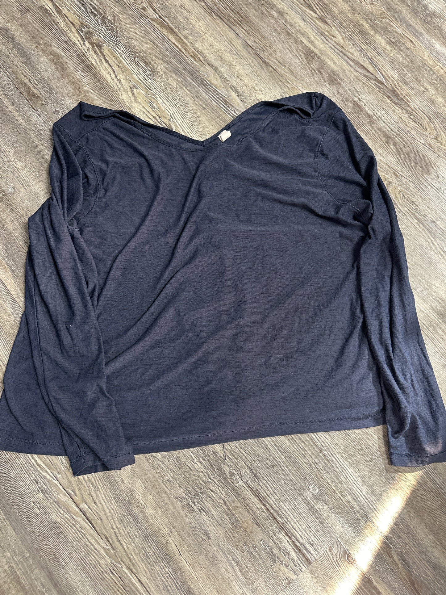 Breath On split back athletic shirt size 3x $4