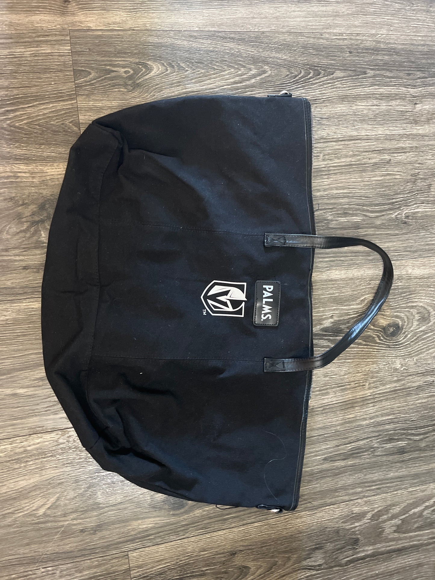 PALMS black large bag $4
