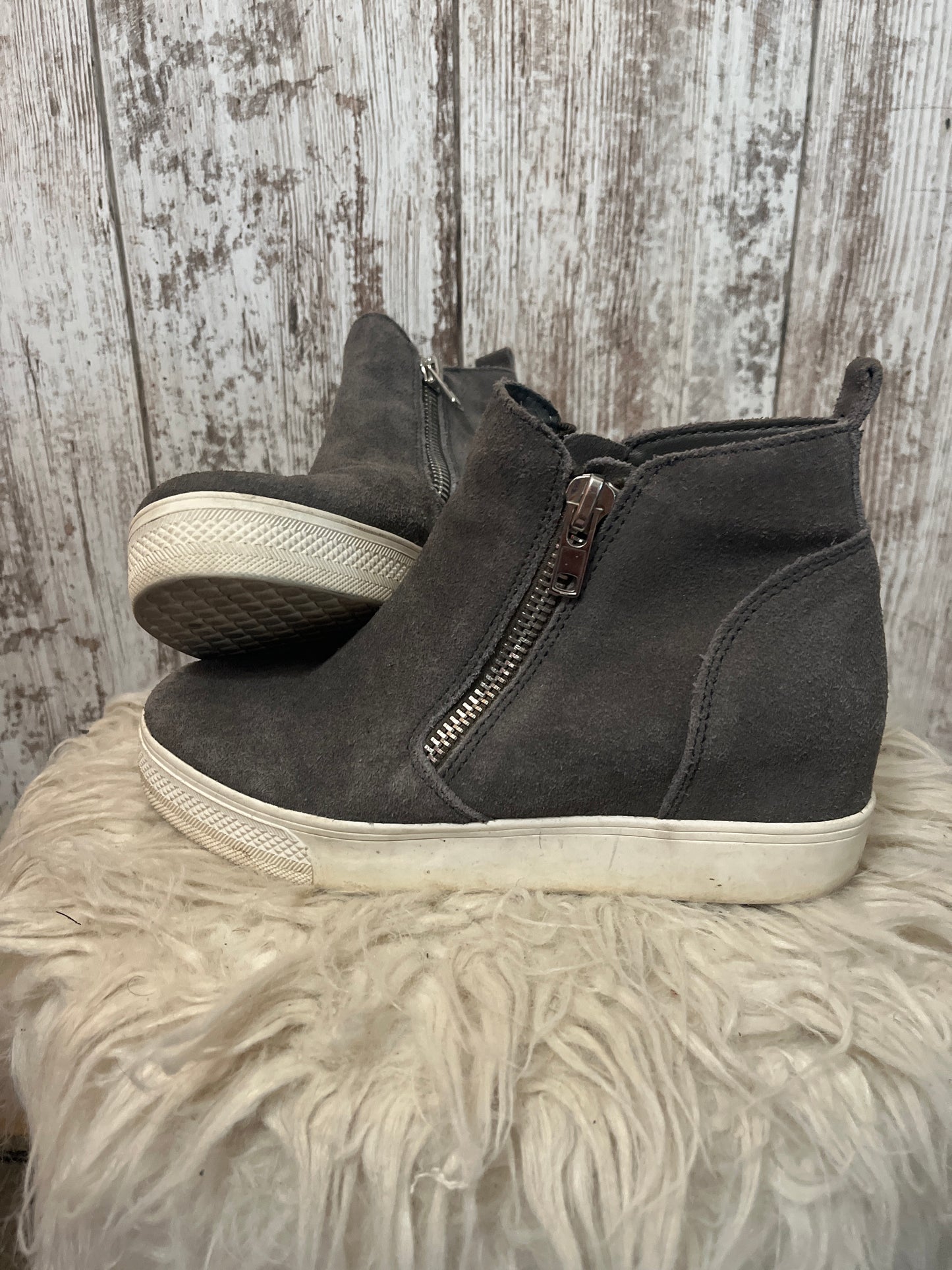 STEVE MADDEN gray boots women’s 8 $5