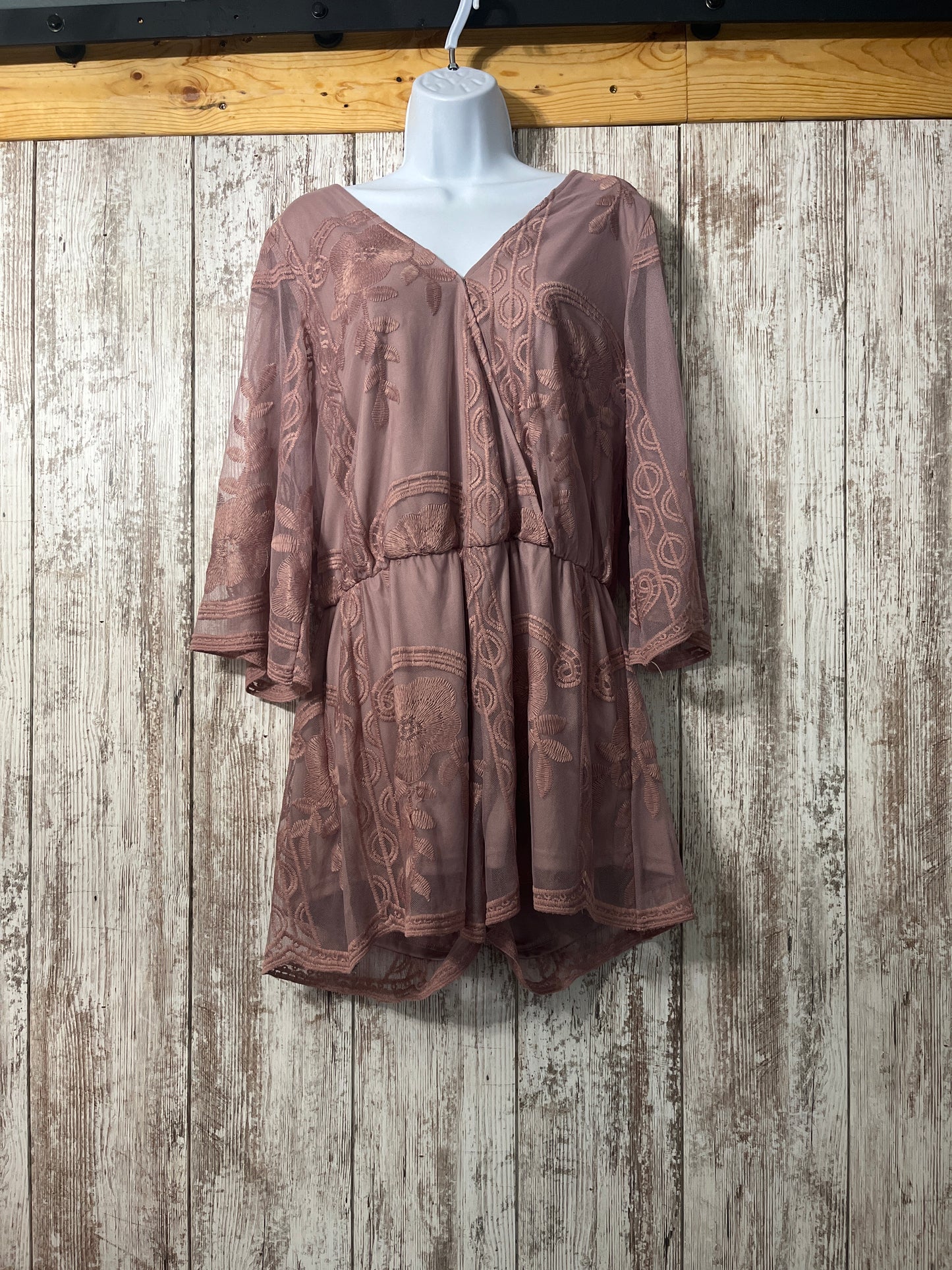 Entro Mauve lace romper size Large $8