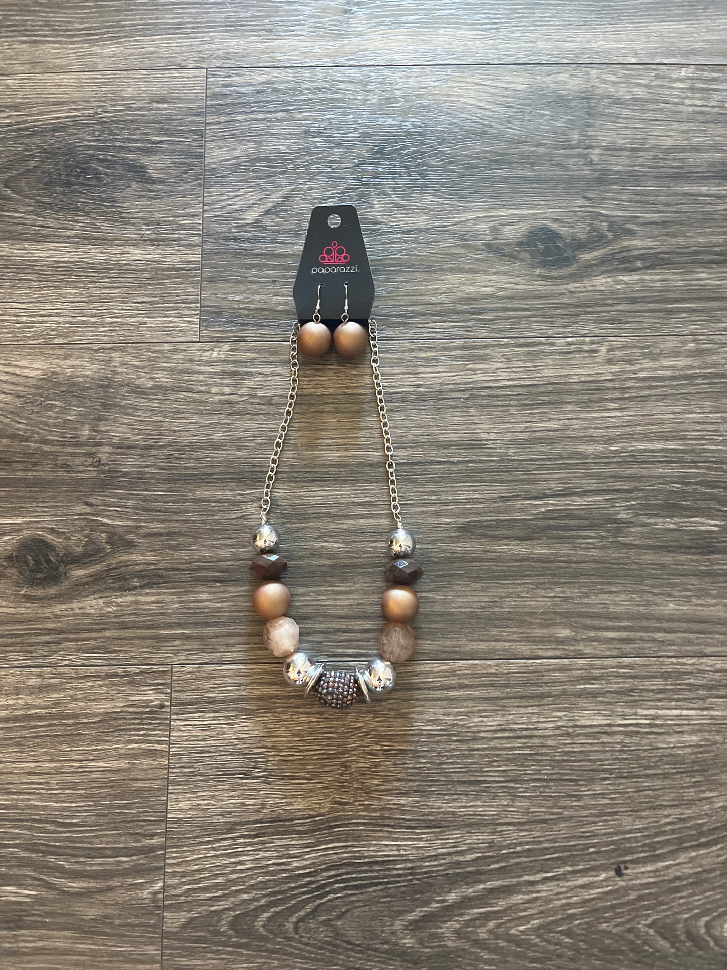 Neutral bead necklace with matching earrings $4