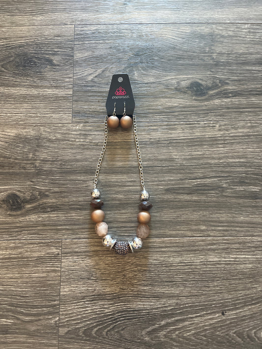 Neutral bead necklace with matching earrings $4