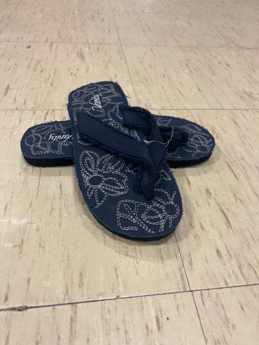Blue flip flops women’s 8 $5