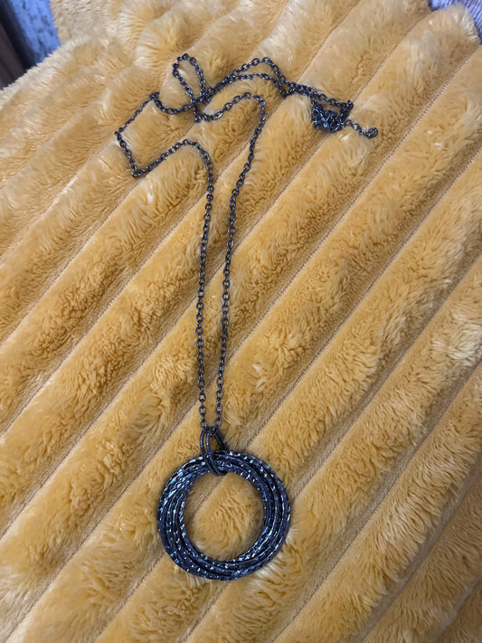 Silver hoop necklace $3