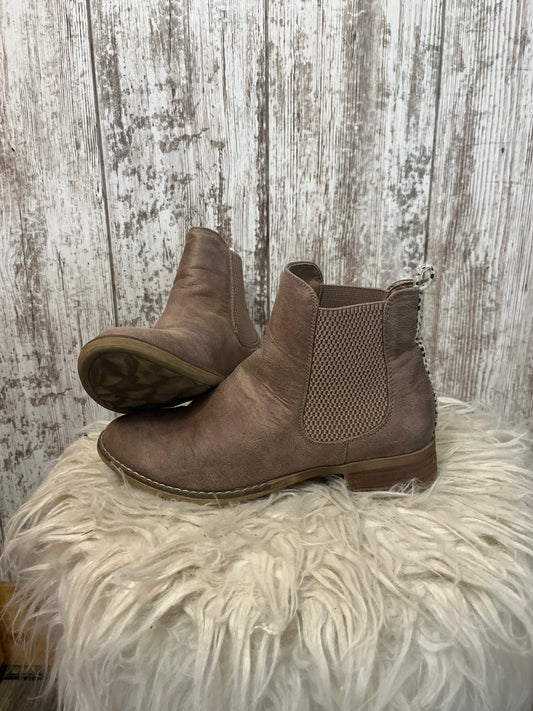 VeryG tan boots women’s 8 $5