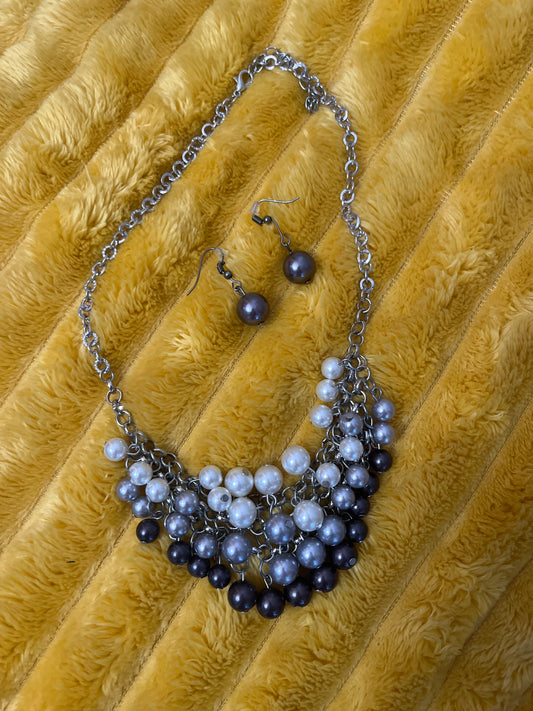 Necklace and matching earrings $5