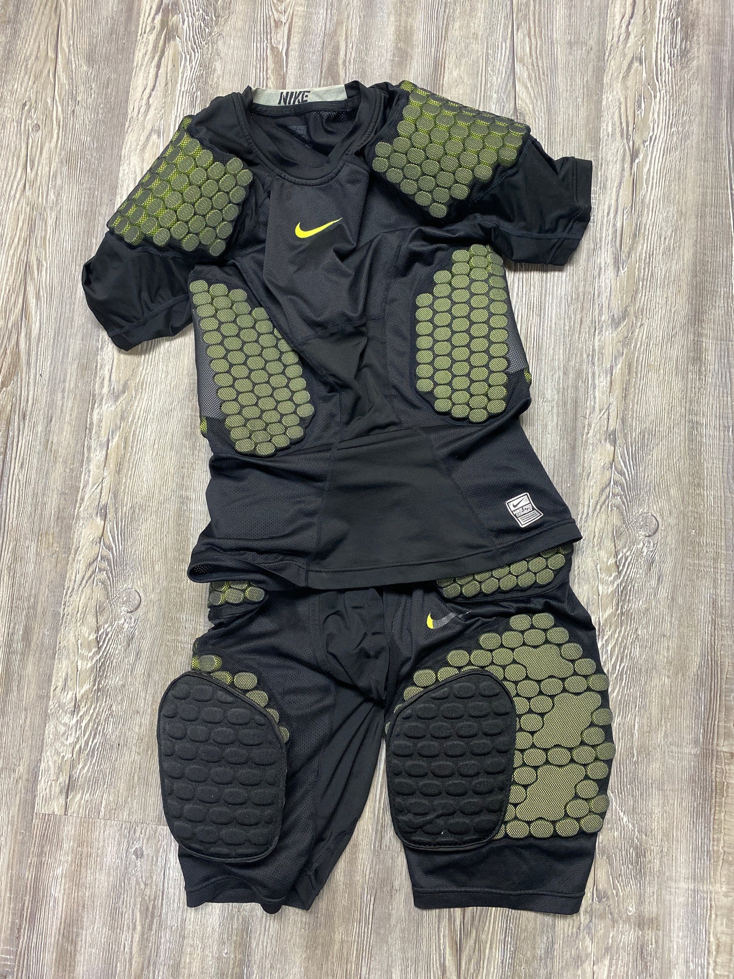 Nike Football Size M tag #93